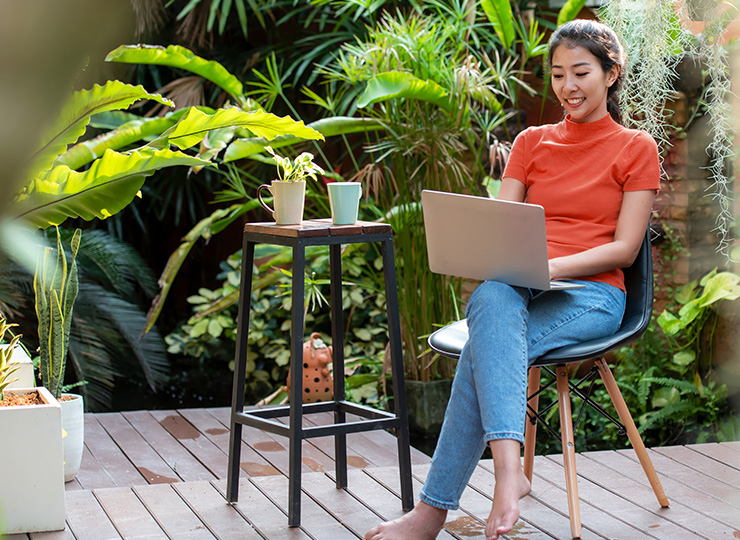 Independent travel agent female WFH